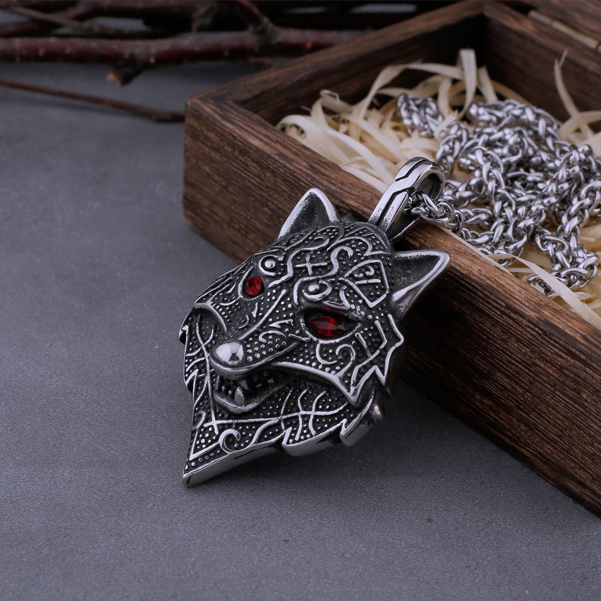 Viking Nordic Wolf Head Men's Necklace, Retro Style